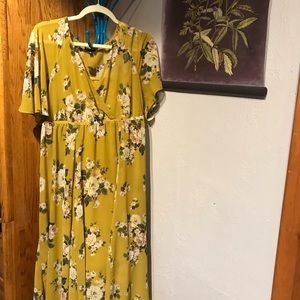 Yellow floral high low dress, long, very cute.